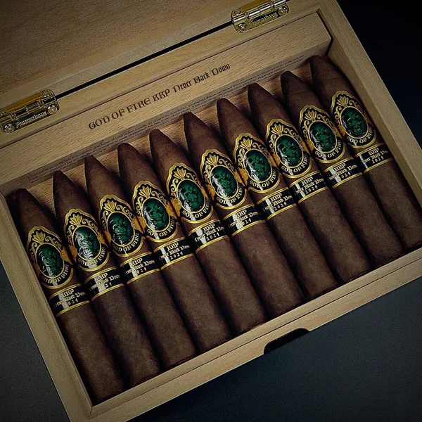 GOF KKP Never Back Down Piramide 58 - 1 Cigar